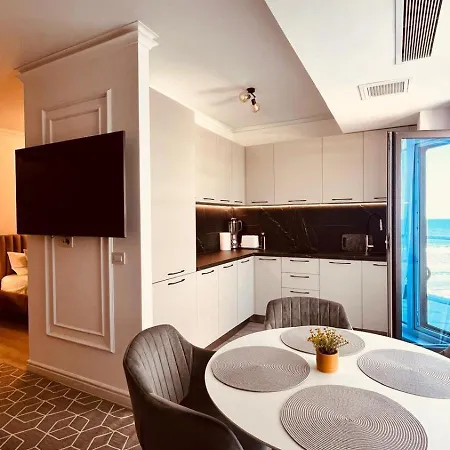 Apartment White Titanic *