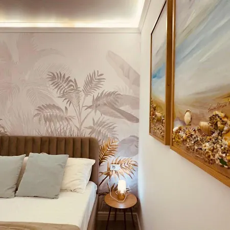 White Titanic Apartment Navodari