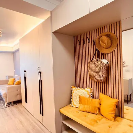 Apartment White Titanic Navodari