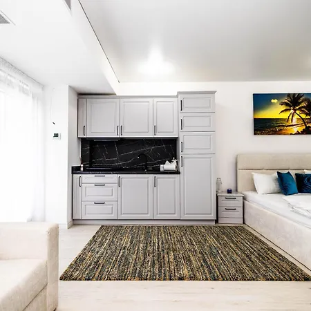 Apartment White Titanic *