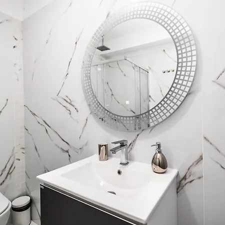 White Titanic * Navodari