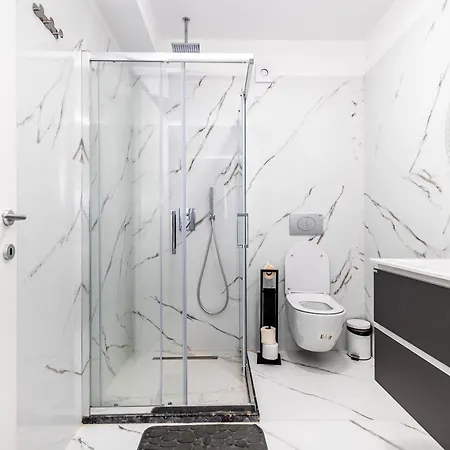 White Titanic * Năvodari